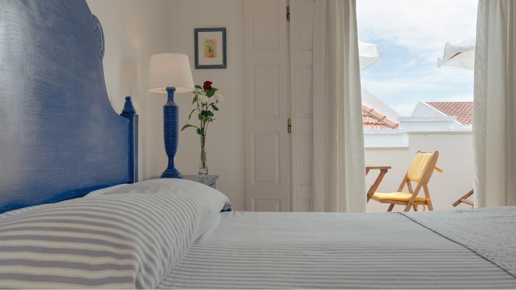 Hotel Casa Do Adro Da Igreja Turismo De Habitacao Vila Nova de Milfontes Habitación foto