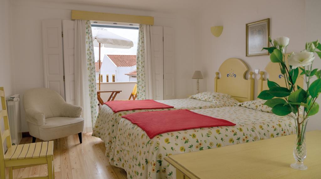 Hotel Casa Do Adro Da Igreja Turismo De Habitacao Vila Nova de Milfontes Habitación foto